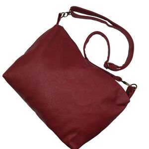 Vintage GH Bass & Co Red Pebbled Leather Crossbody Bag Antique Brass Hardware